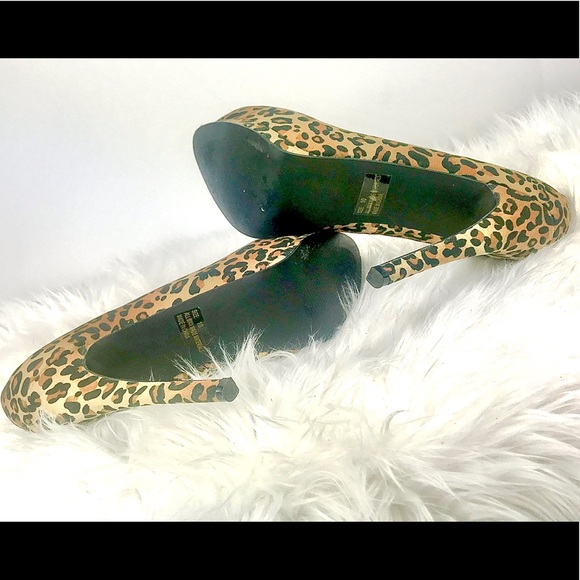 CHARLOTTE RUSSE Leopard Prints Pumps, Size 10 - Picture 6 of 7